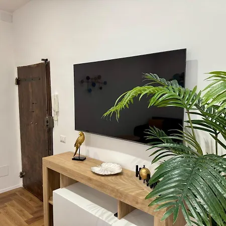 Trastevere Lungaretta, Appartement *